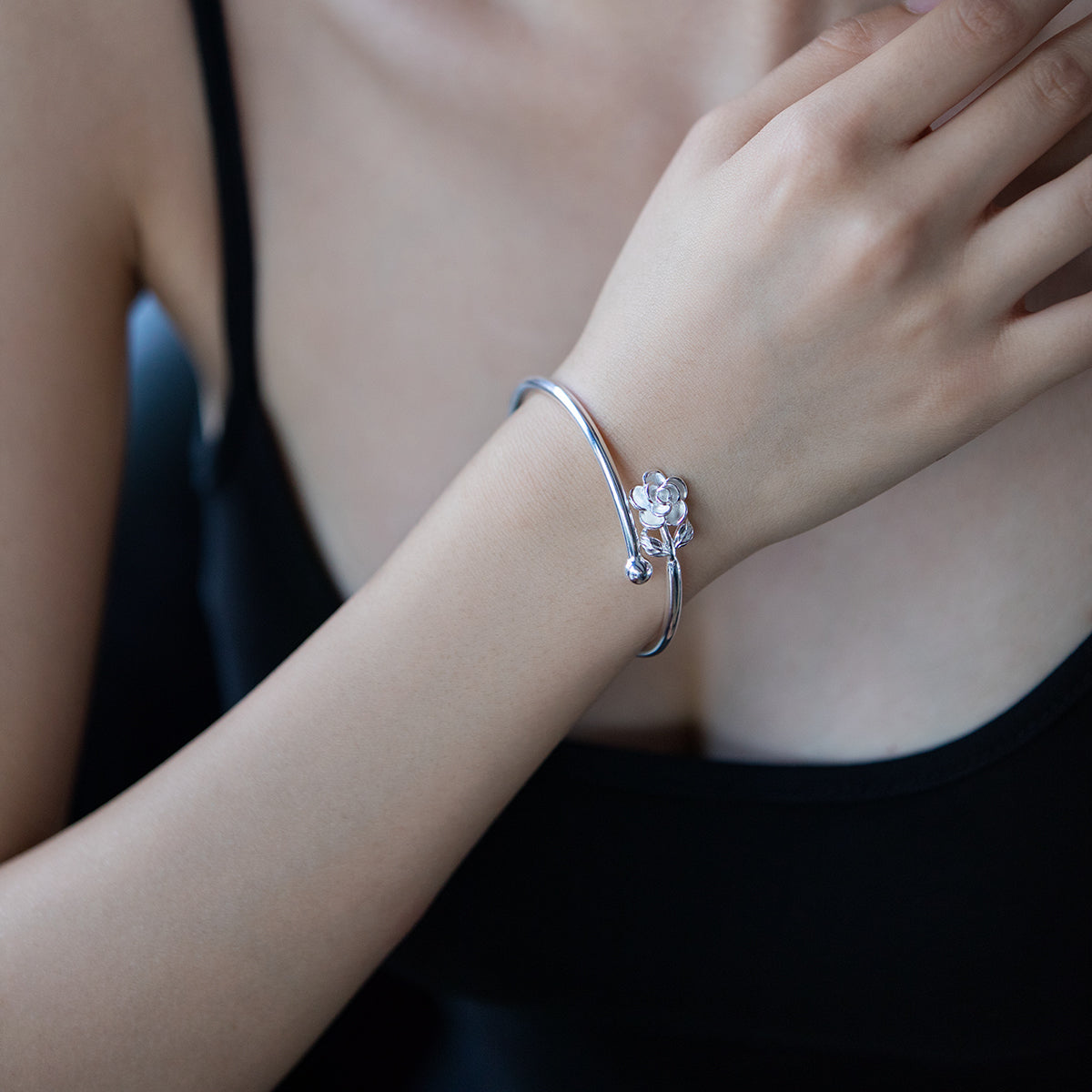 Silver Minimalist Flower Bracelet - fareastjewelry